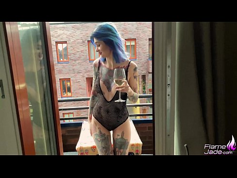❤️ Sjajna djevojka sisa gutljajem i strastveno jebe pod otvorenim nebom ❤️❌ Kvalitativna pornografija na bs.28films.ru ❌❤